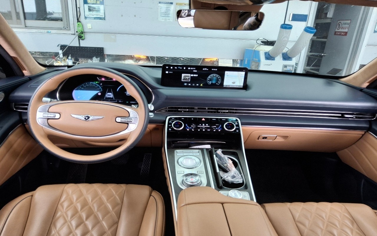 2022 - genesis gv80
