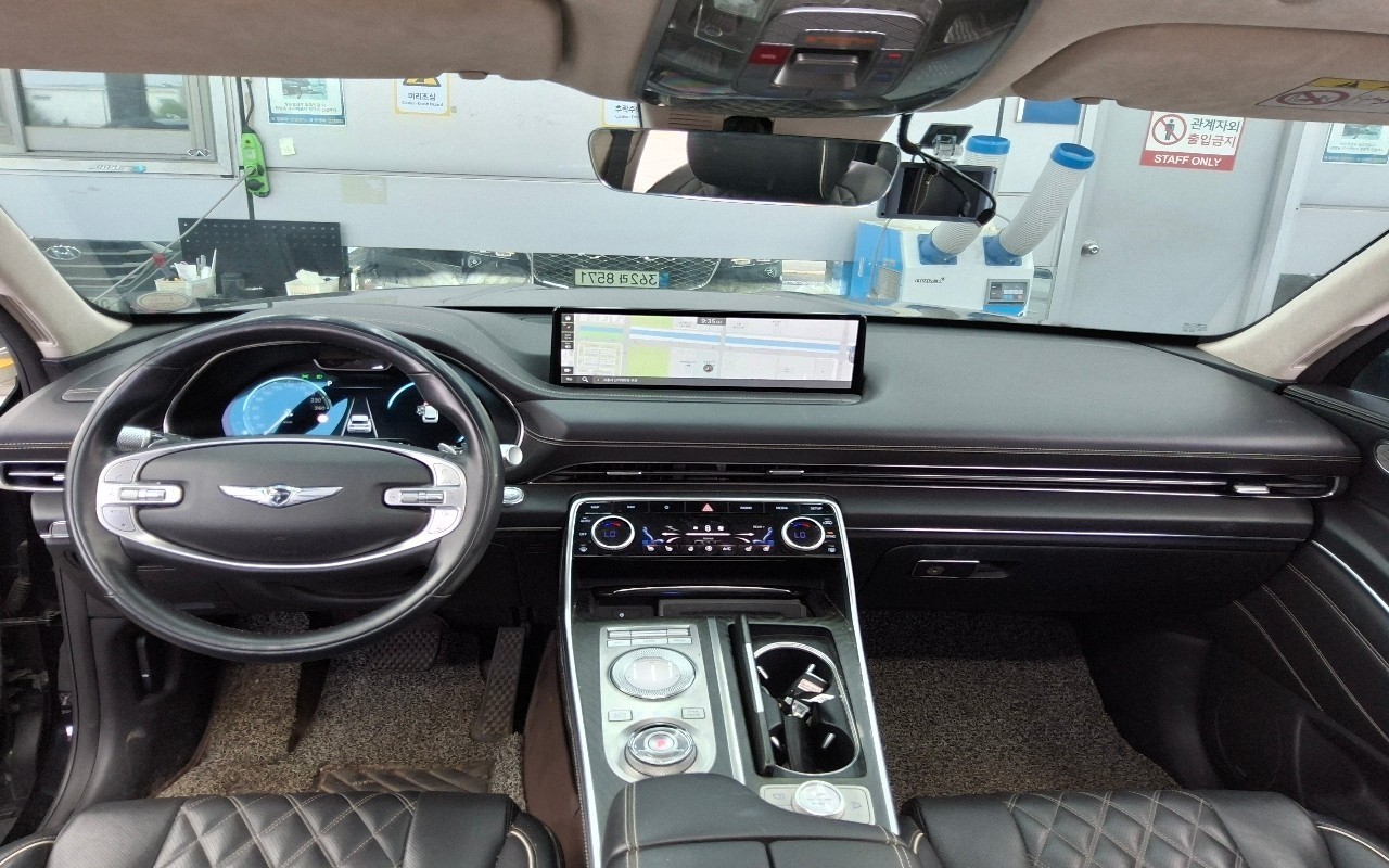 2022 - genesis gv80