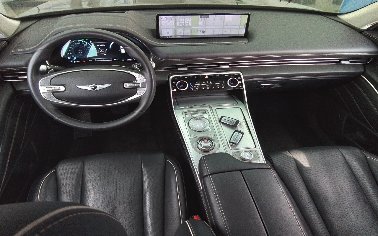 2021 - genesis gv80