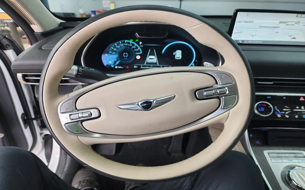 2023 - genesis gv80