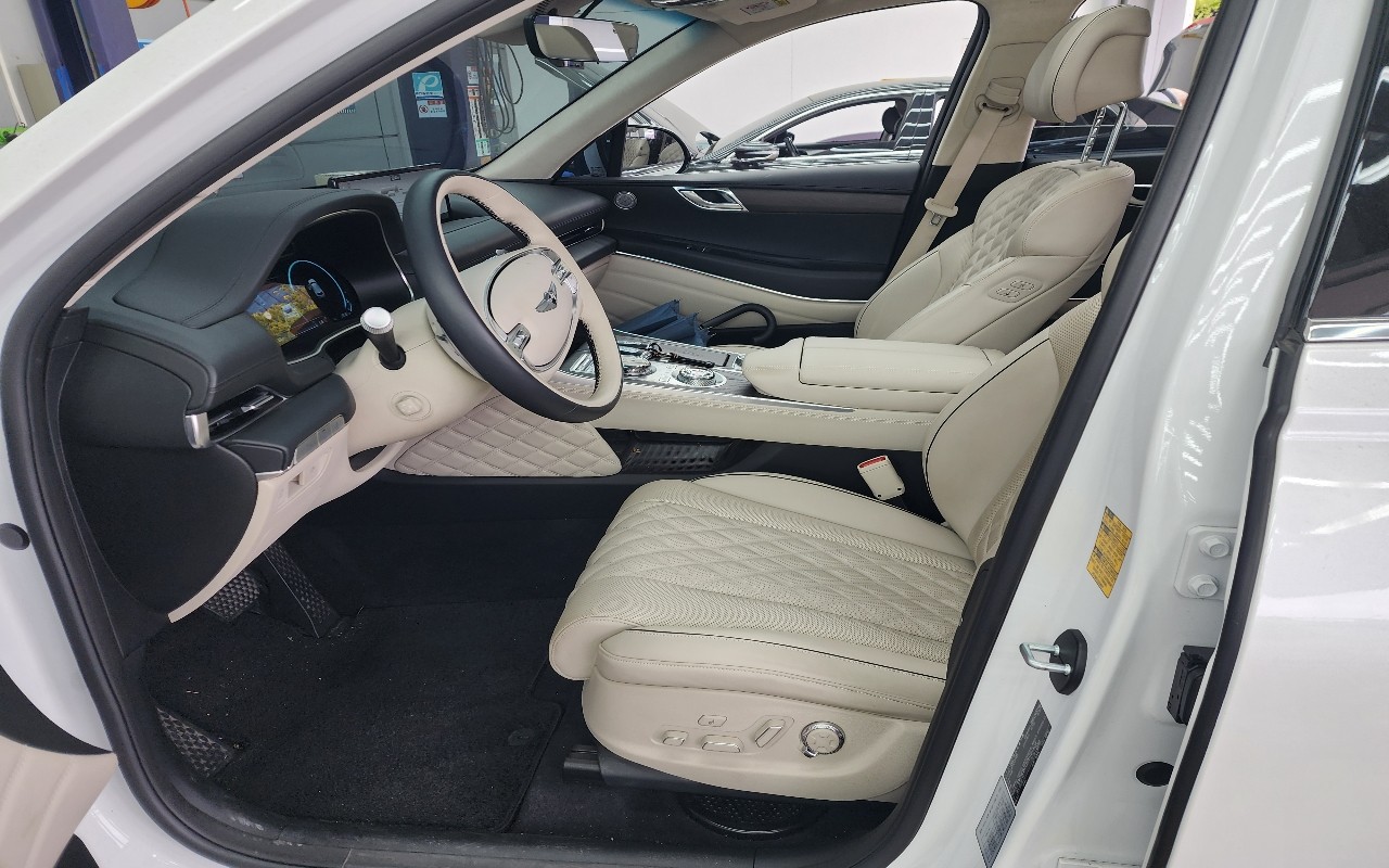 2023 - genesis gv80