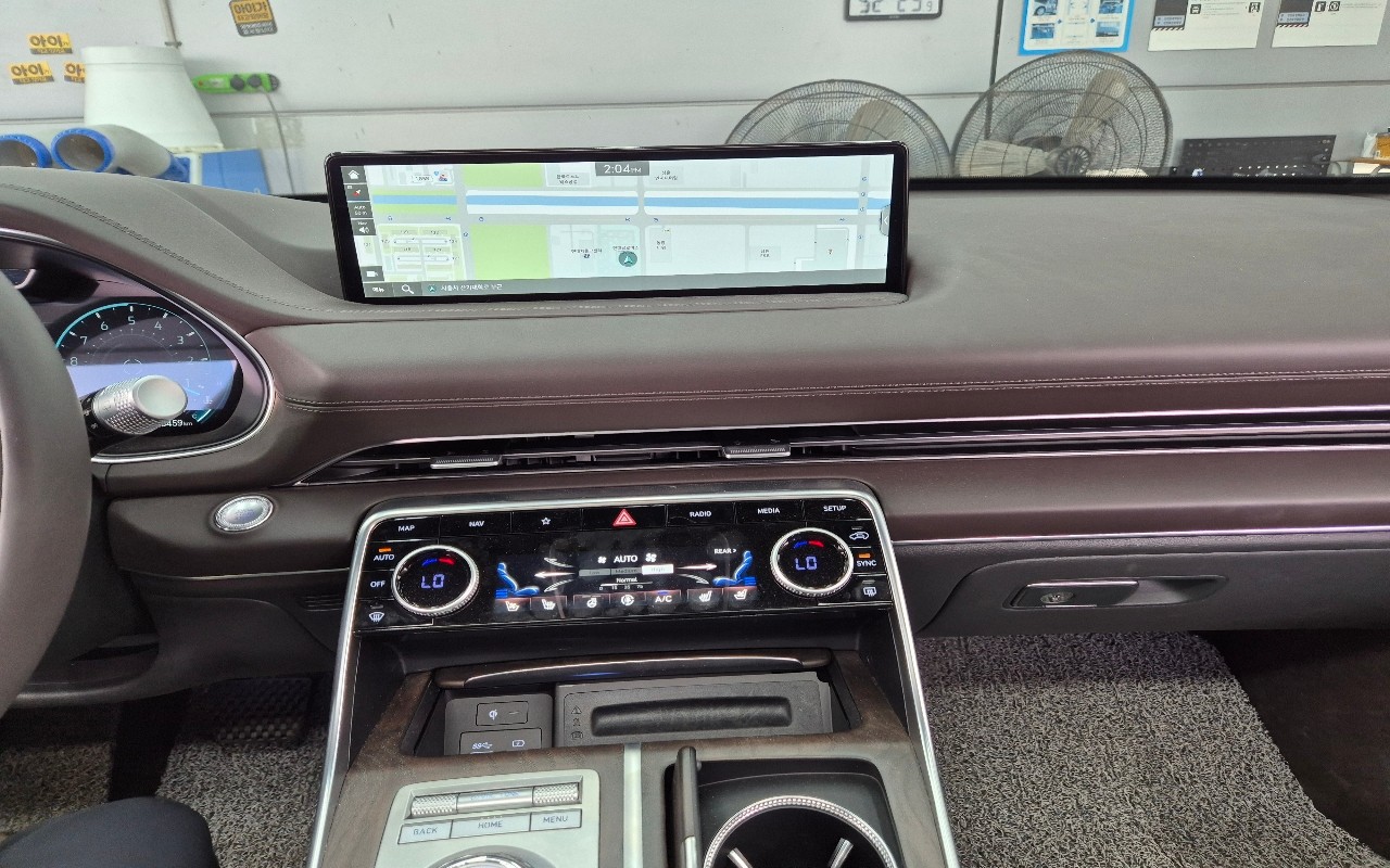جينيسيس Gv80 2023 — صورة 8