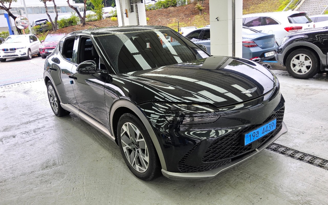 2022 - genesis gv60