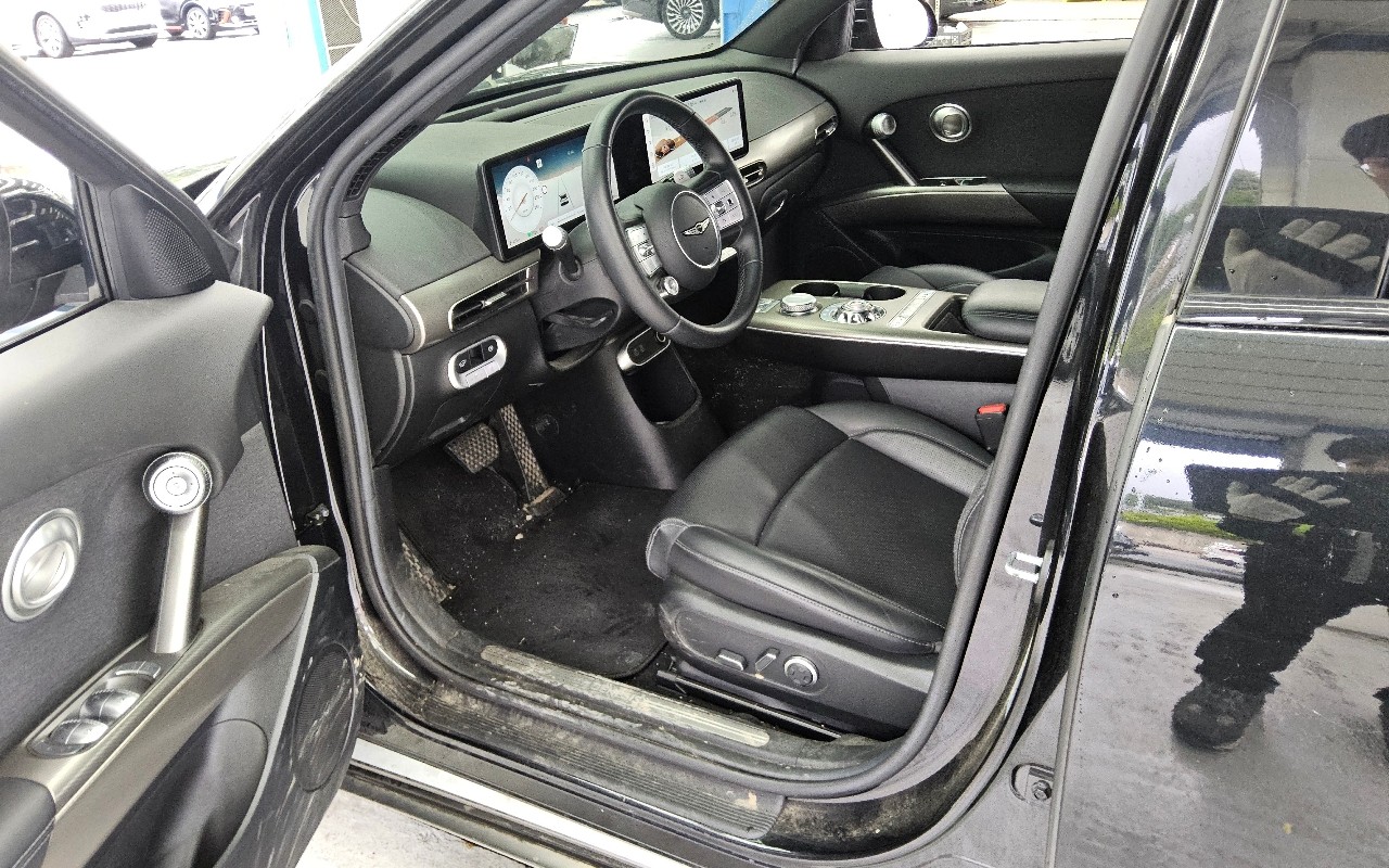 2022 - genesis gv60