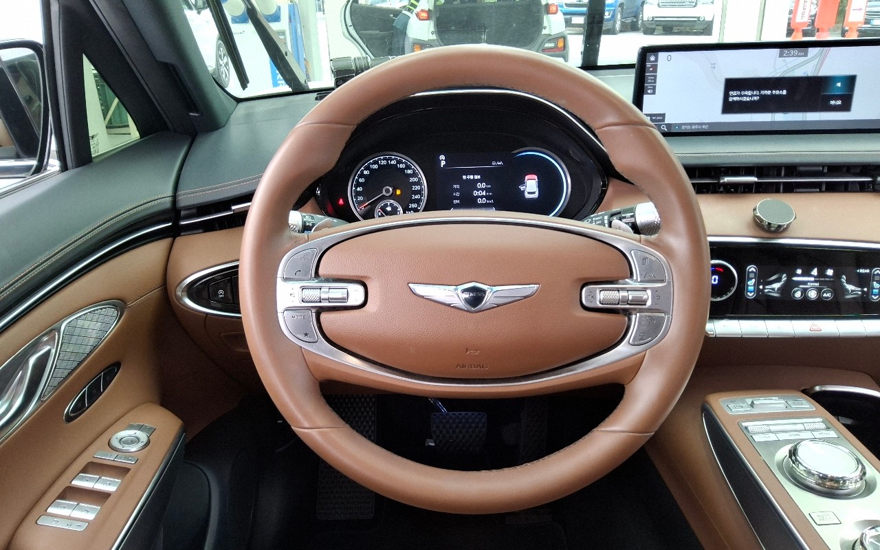 2023 - genesis gv70