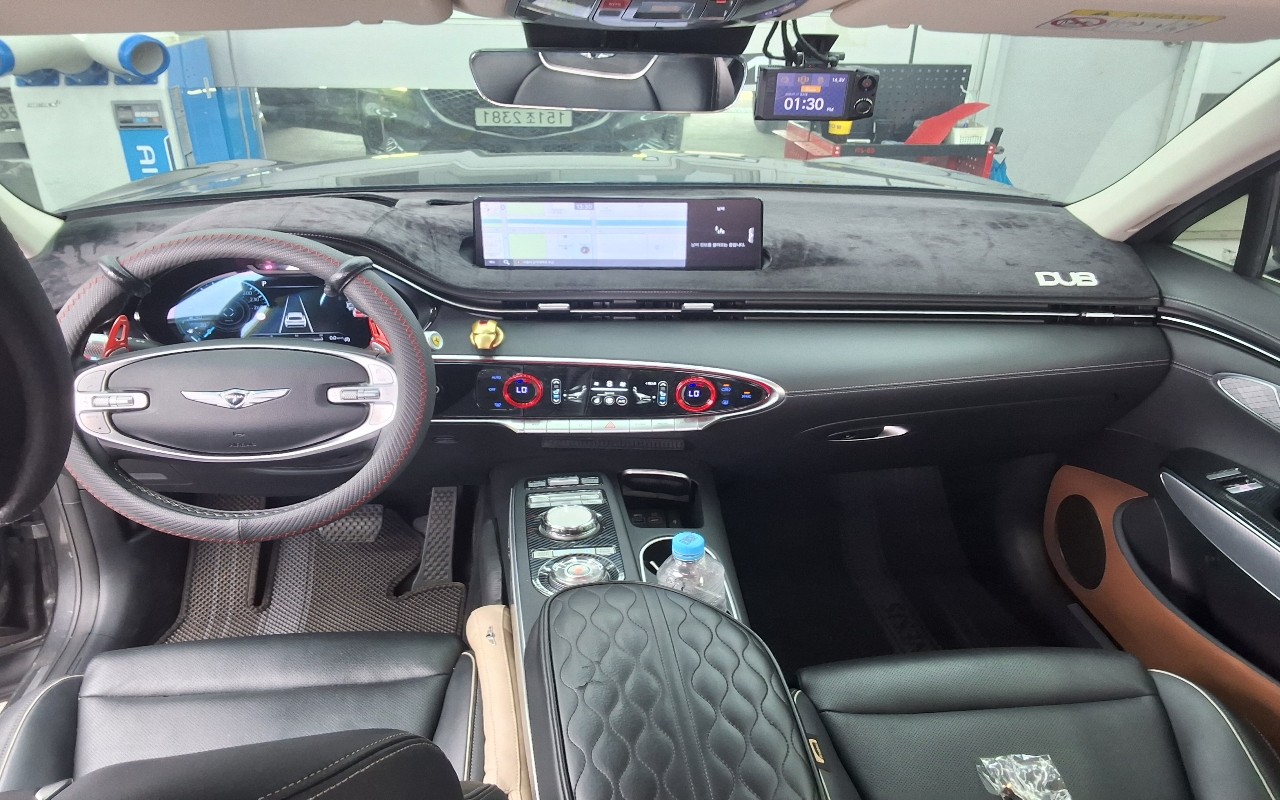 2022 - genesis gv70
