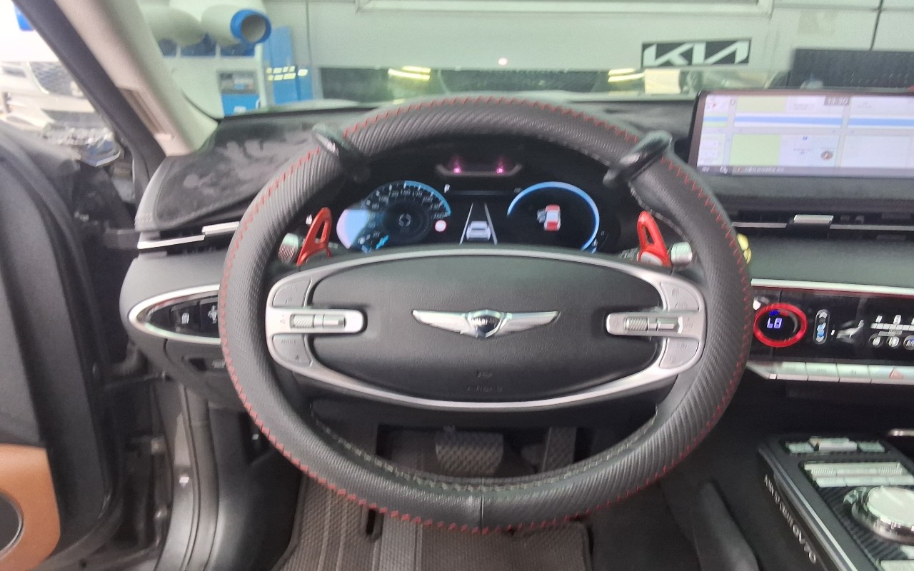 2022 - genesis gv70