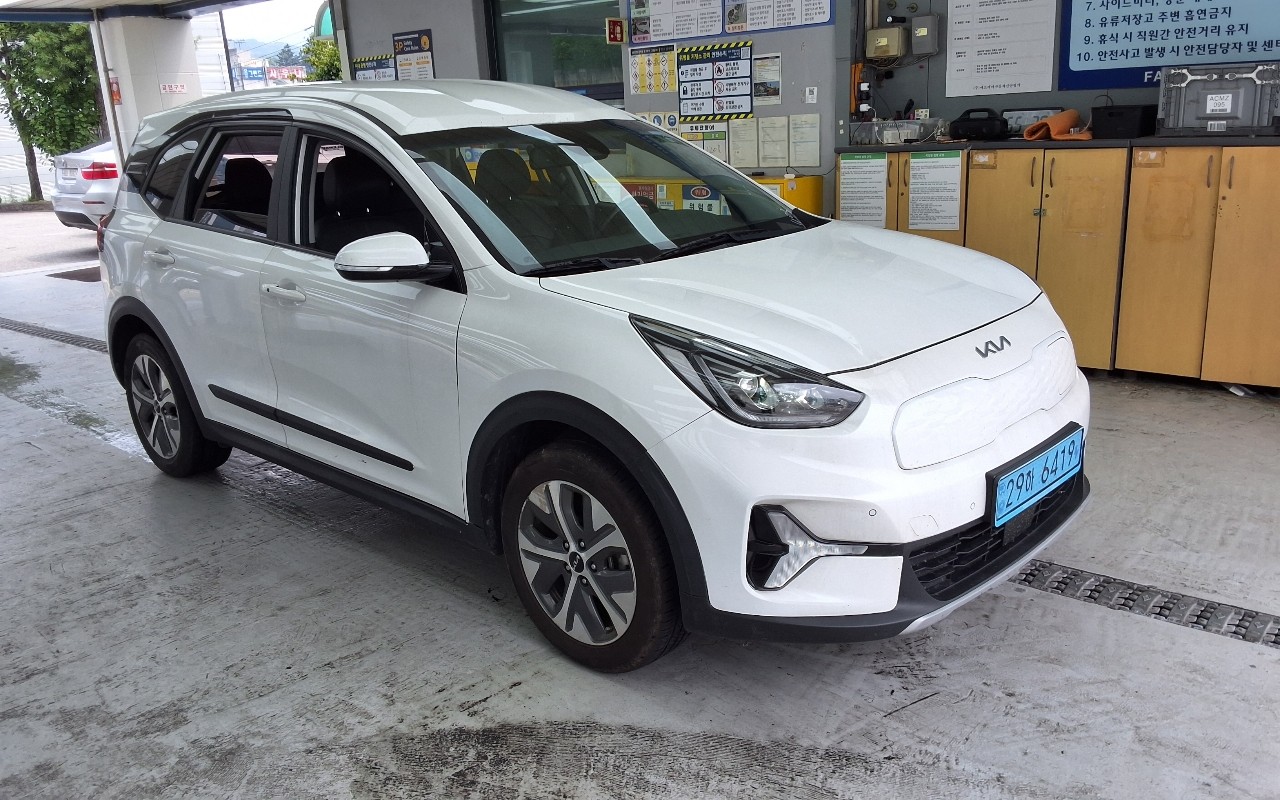 2023 - kia niro
