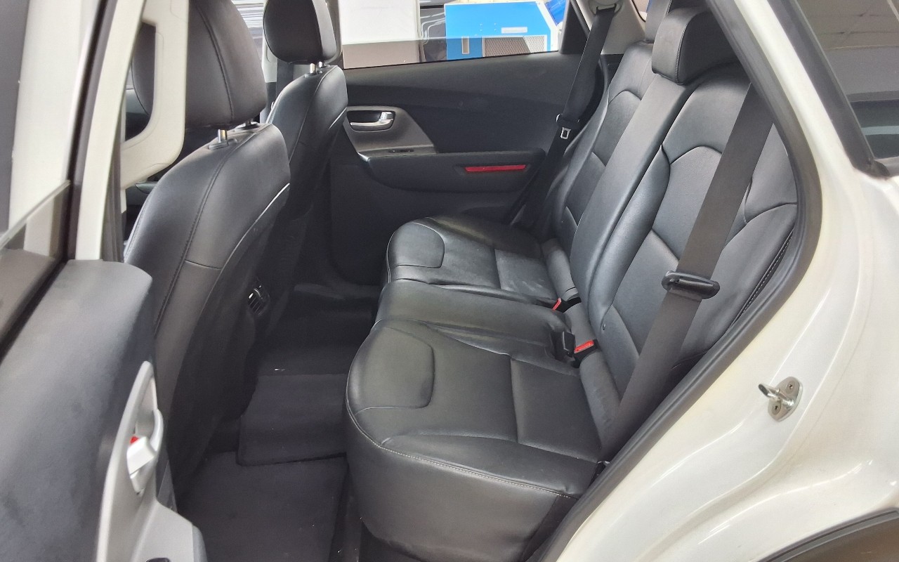 2023 - kia niro