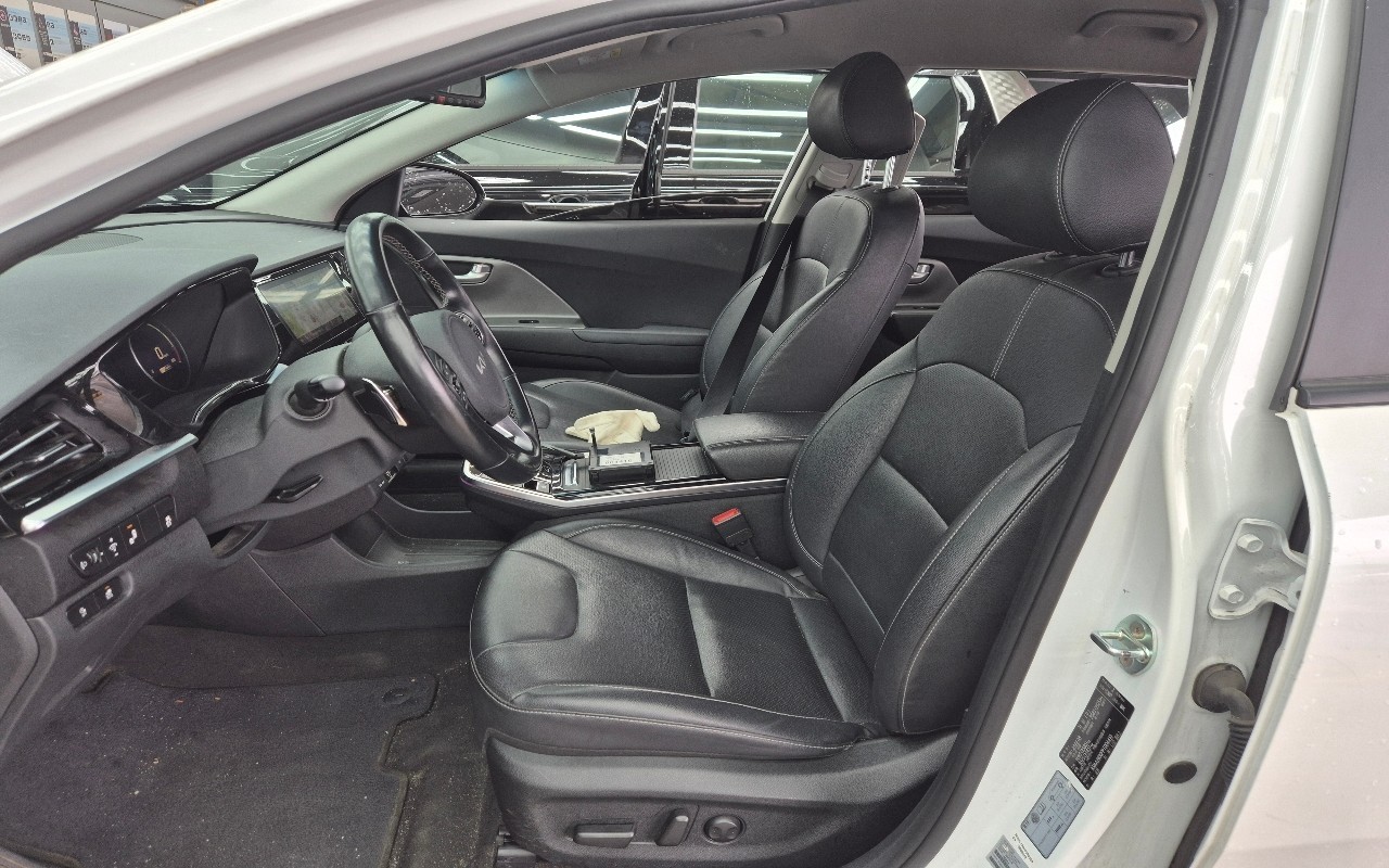 2023 - kia niro