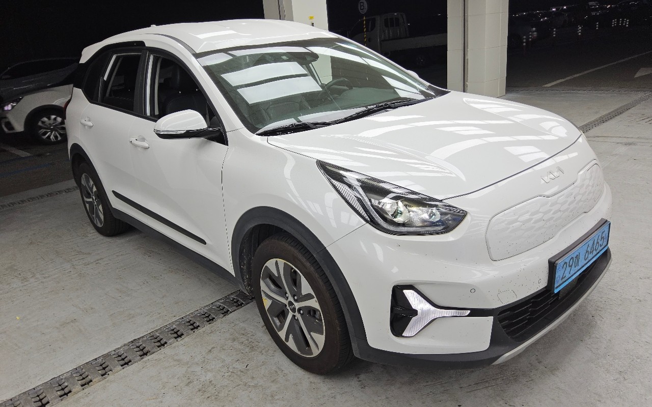 2023 - kia niro