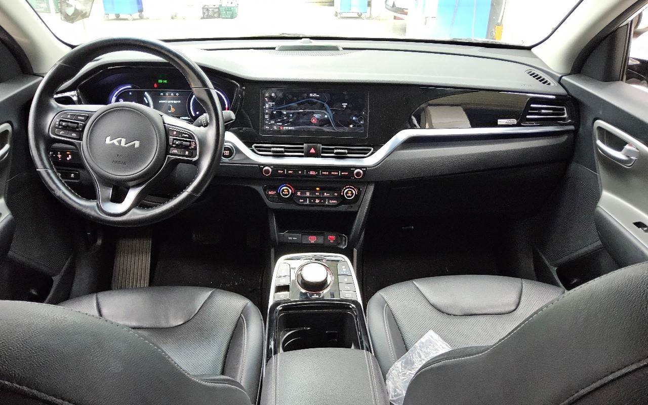 2023 - kia niro