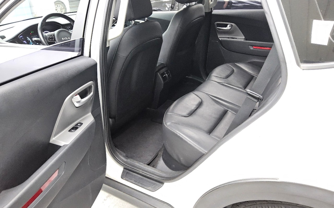 2023 - kia niro