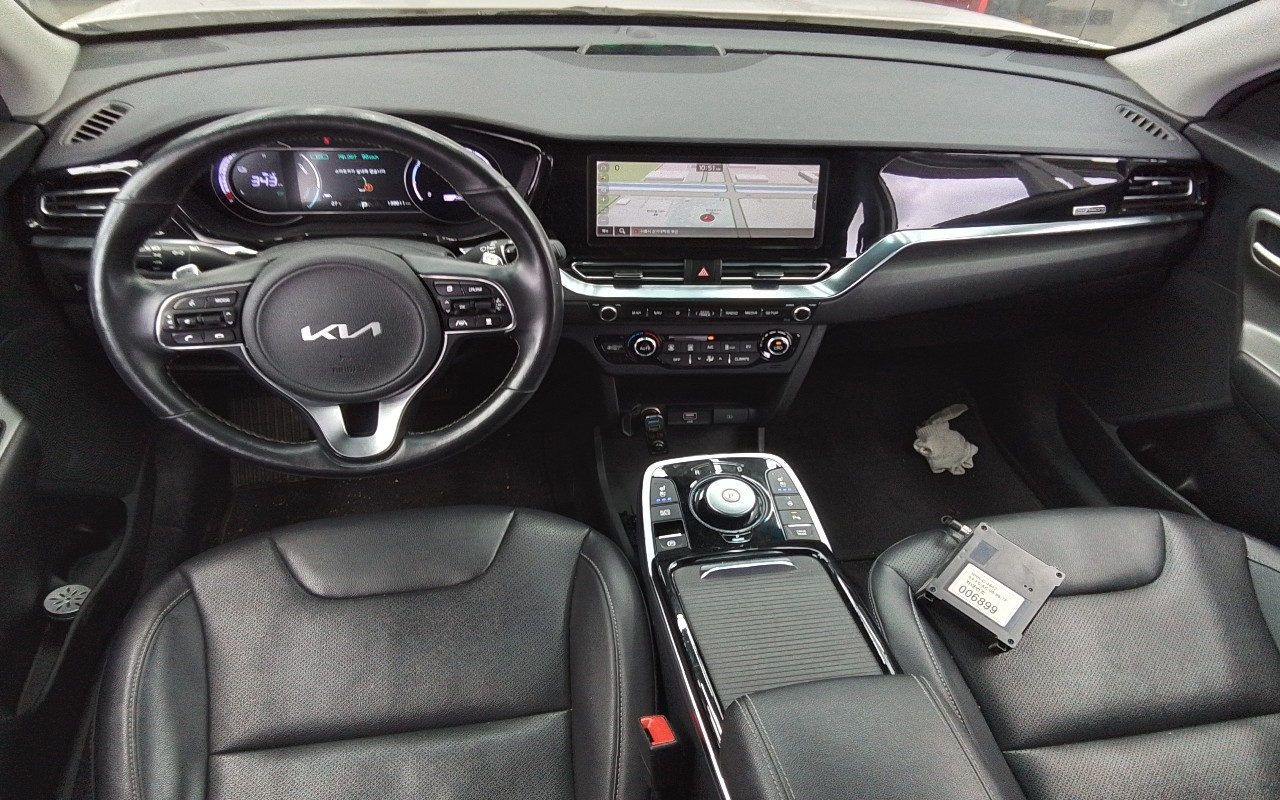 2023 - kia niro
