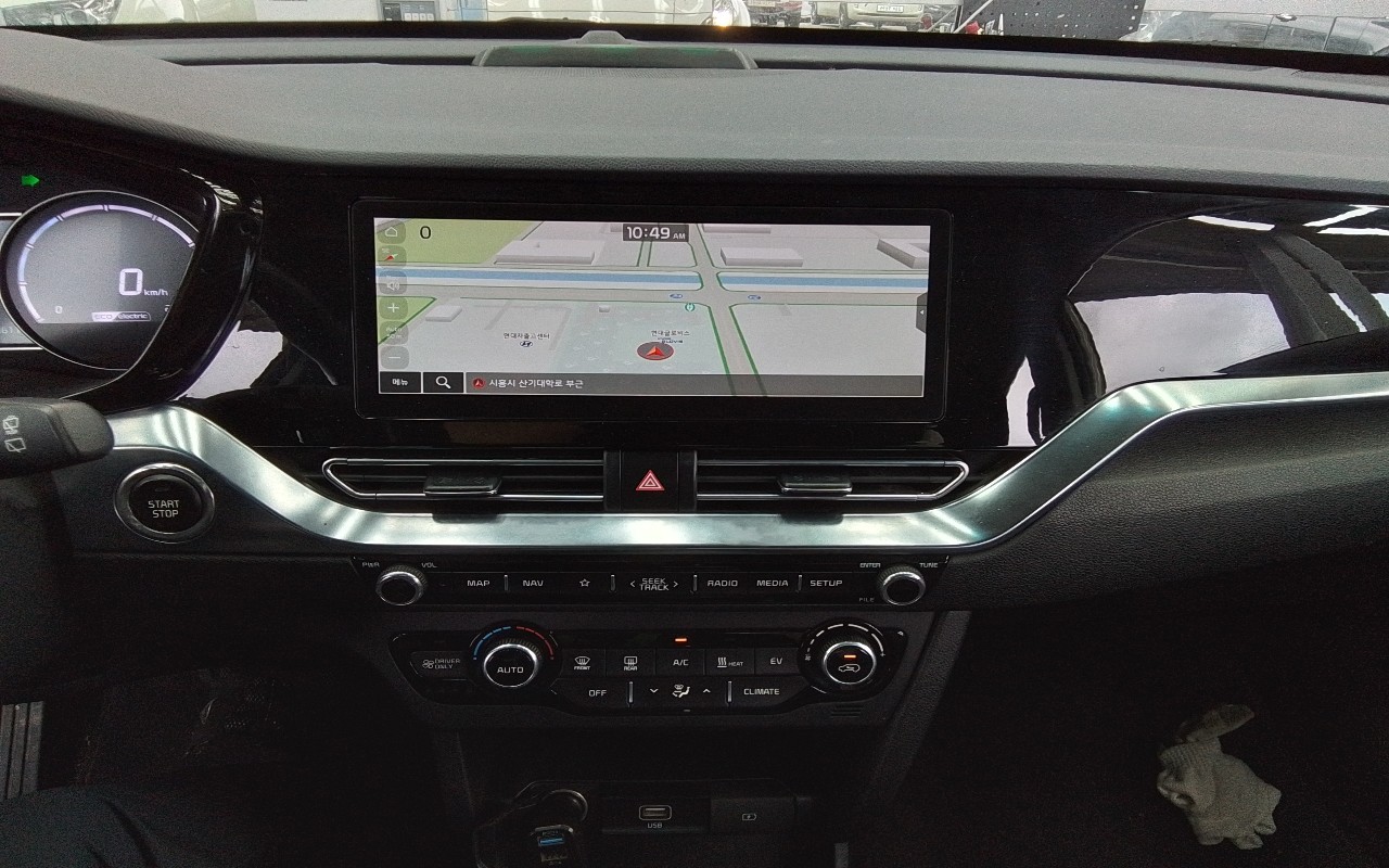 2023 - kia niro