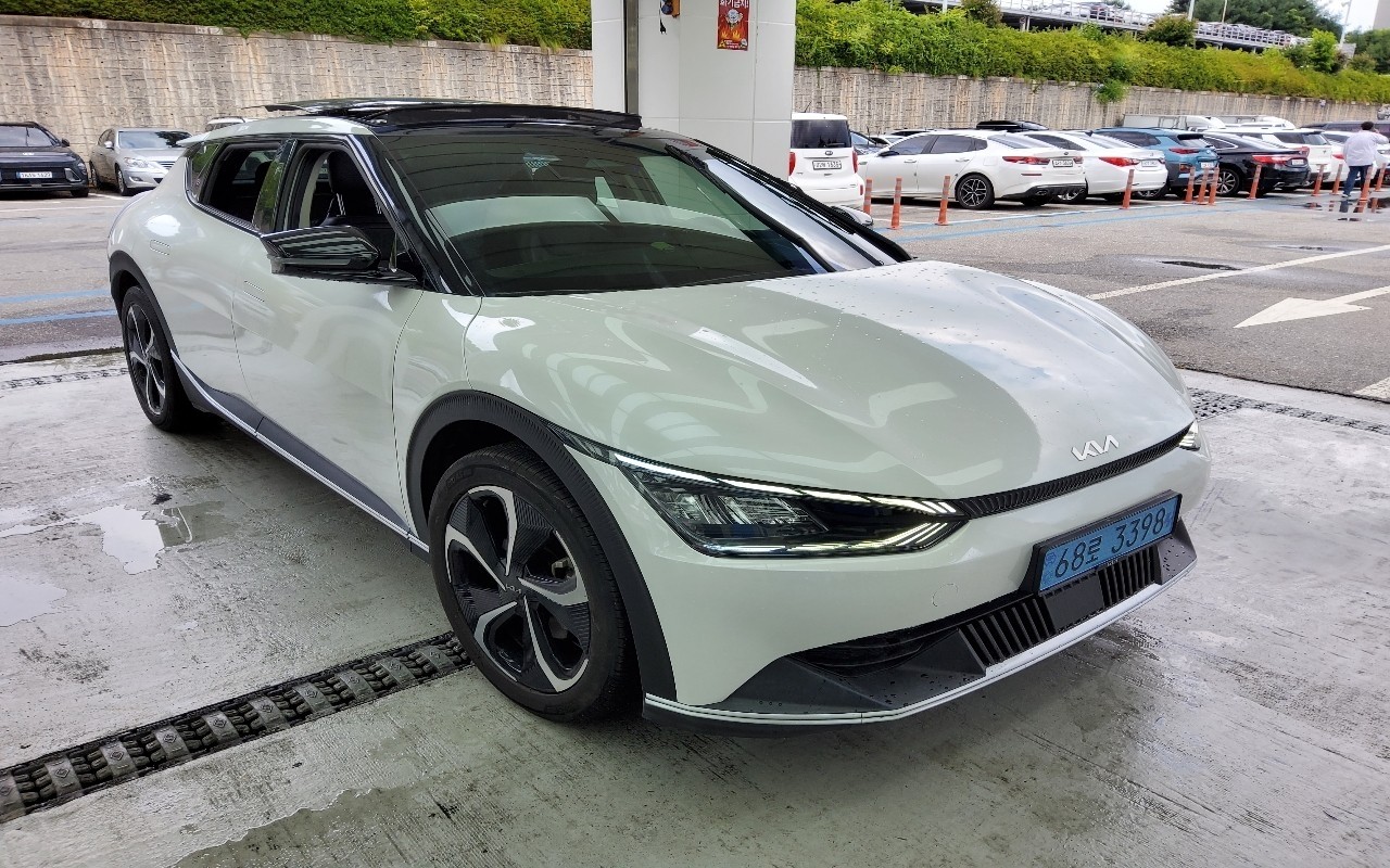 2022 - kia ev6