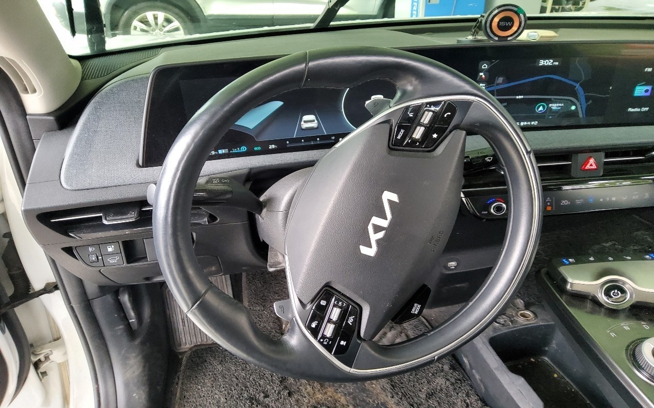 2022 - kia ev6