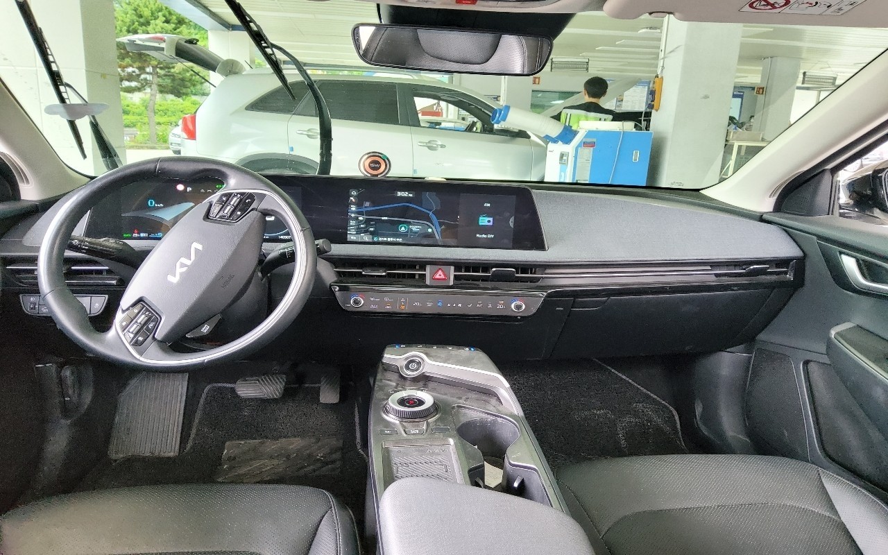 2022 - kia ev6