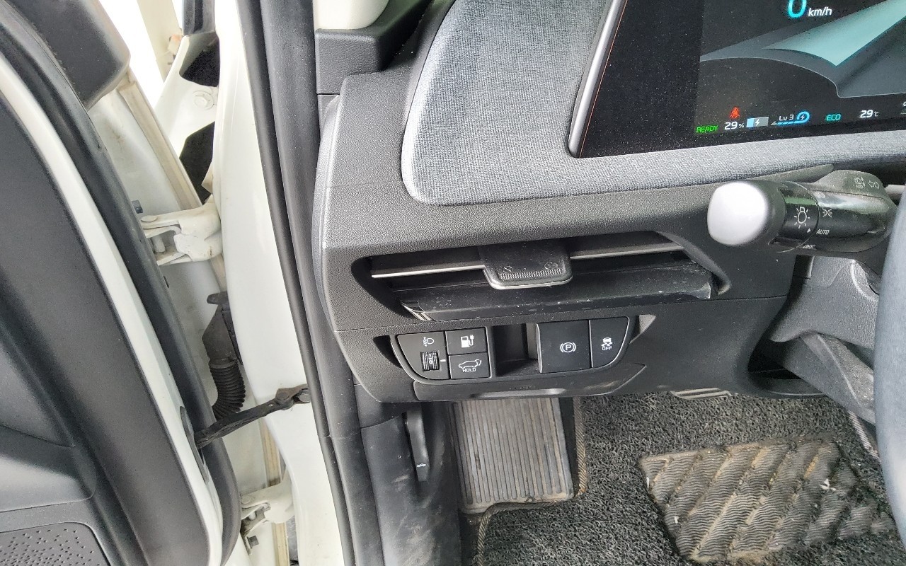 2022 - kia ev6