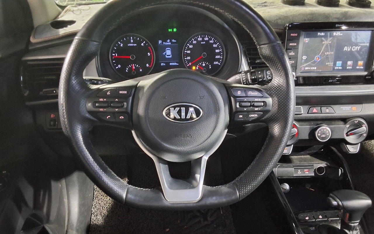 2018 - kia stonic