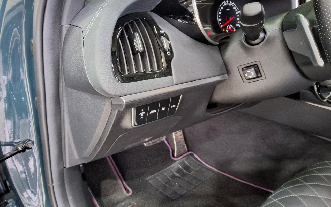2023 - kia stinger