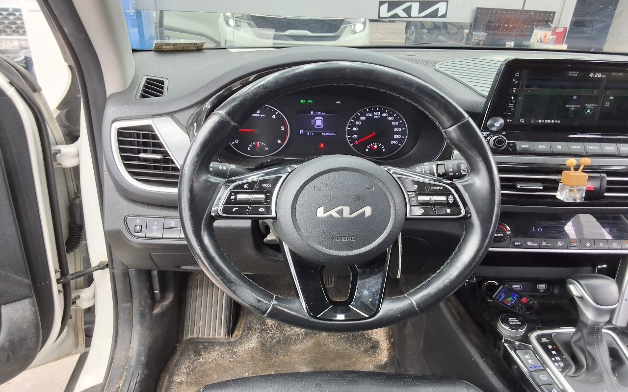 2022 - kia seltos