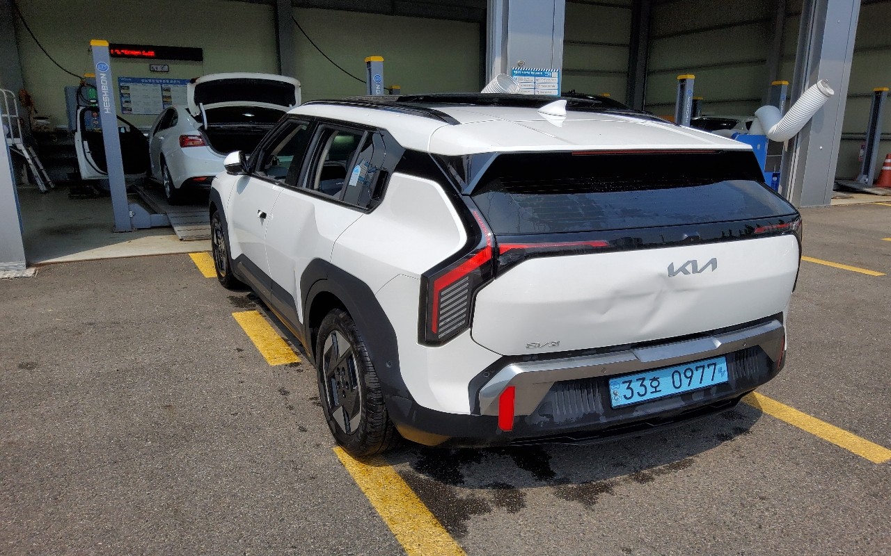 2025 - kia ev3
