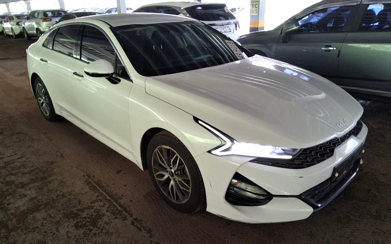 2023 - kia k5