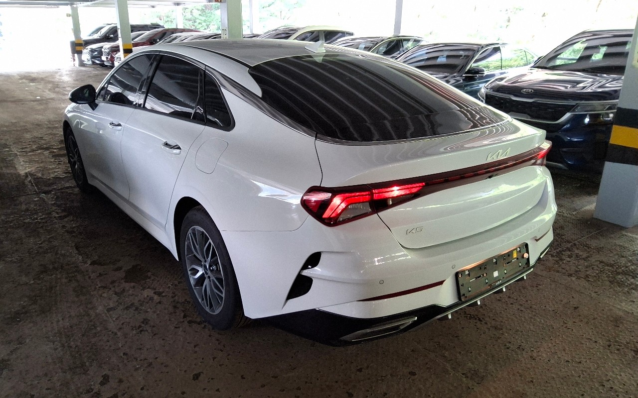 2023 - kia k5