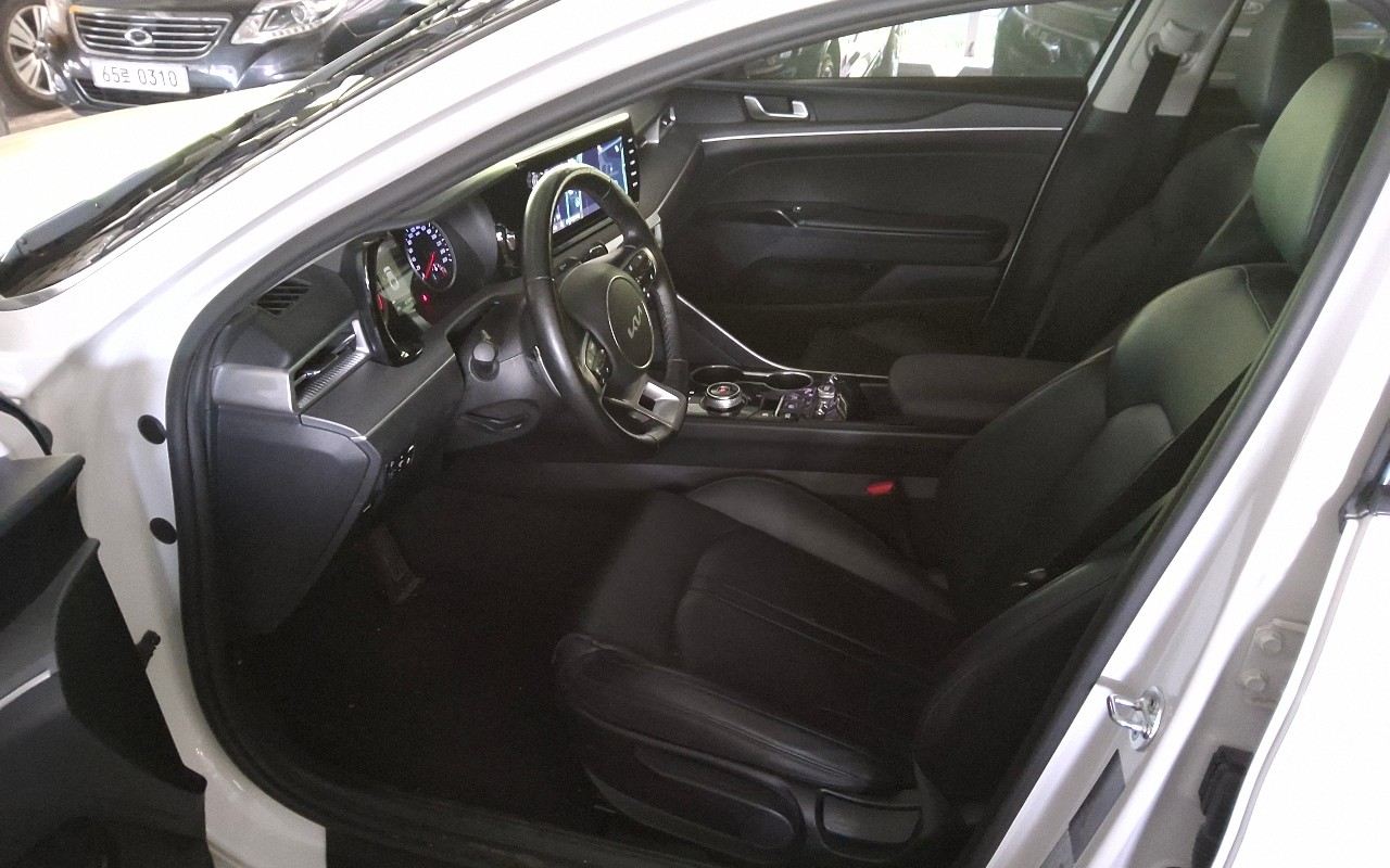2023 - kia k5