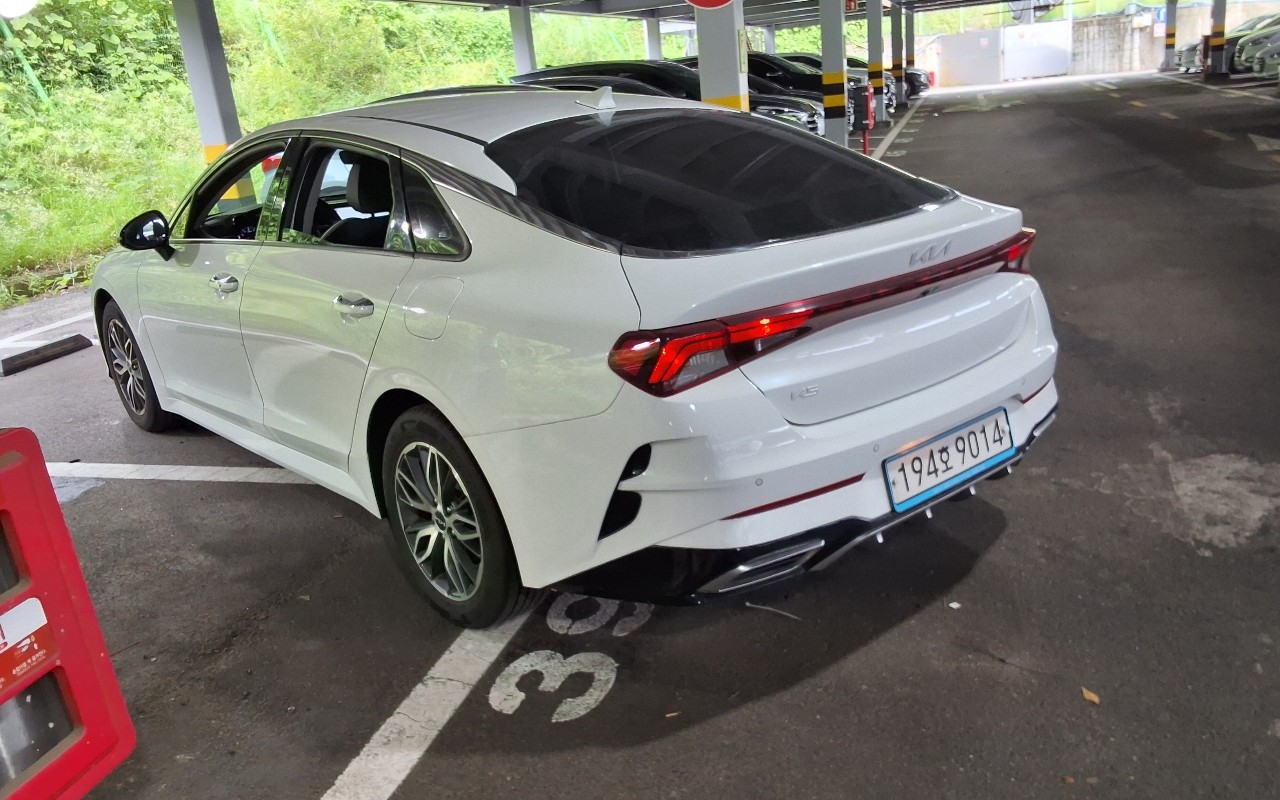 2023 - kia k5