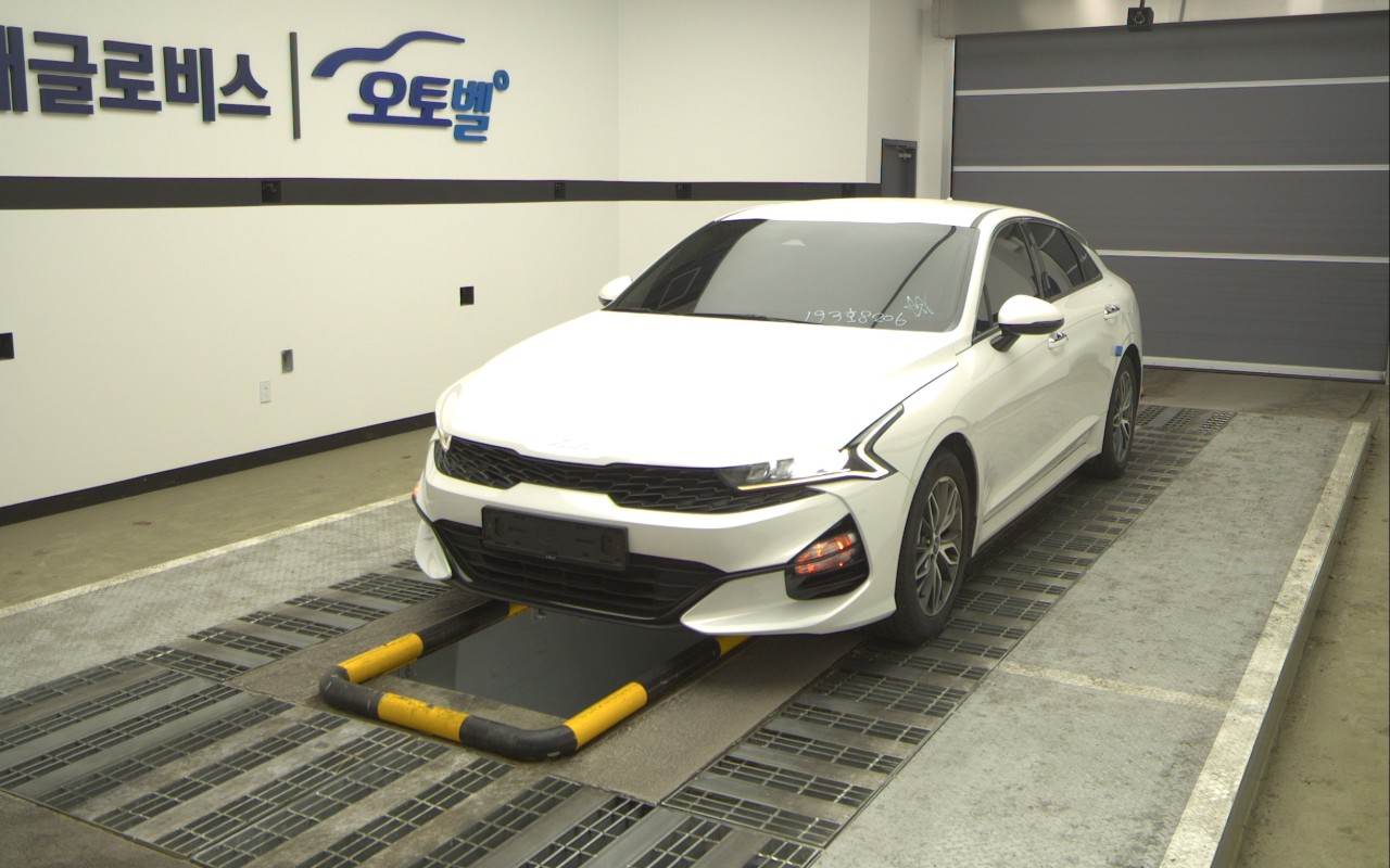 2023 - kia k5