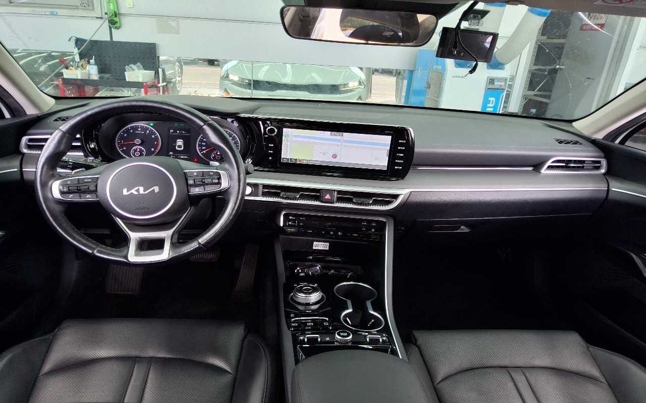 2023 - kia k5