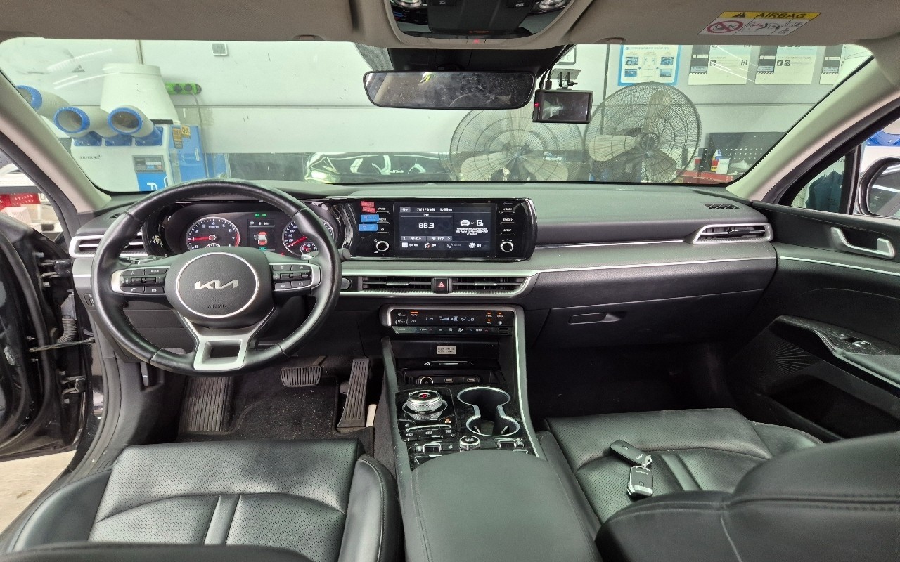 2023 - kia k5