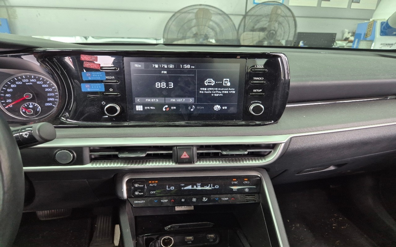 2023 - kia k5