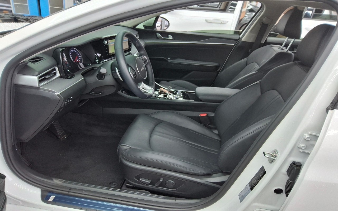 2023 - kia k5