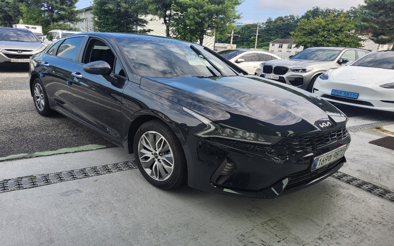 2022 - kia k5