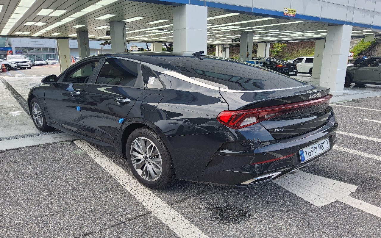 2022 - kia k5