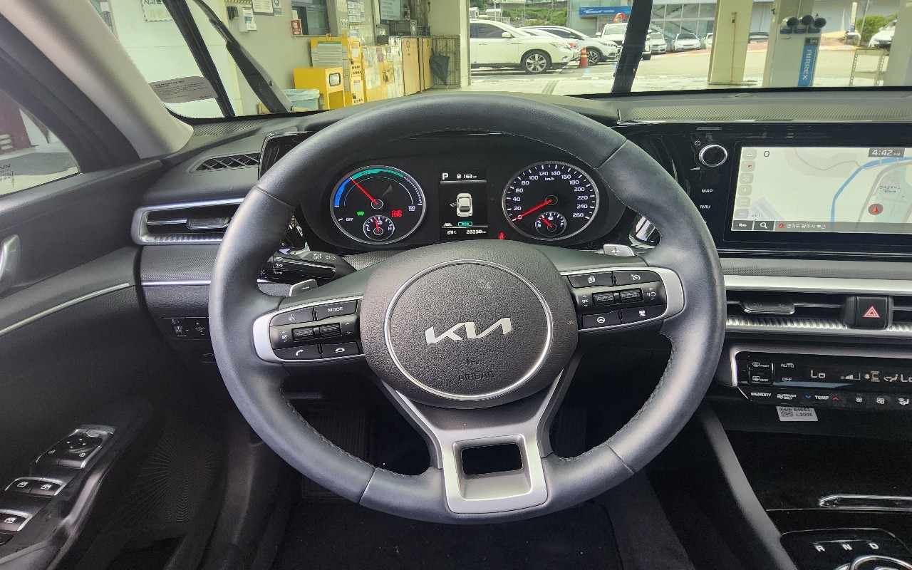 2022 - kia k5
