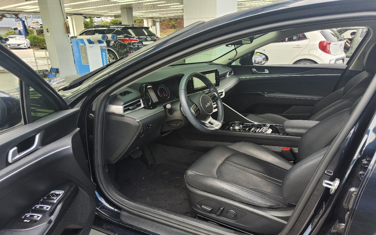 2022 - kia k5