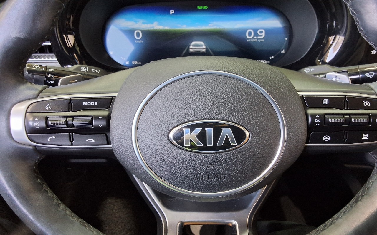 2021 - kia k5