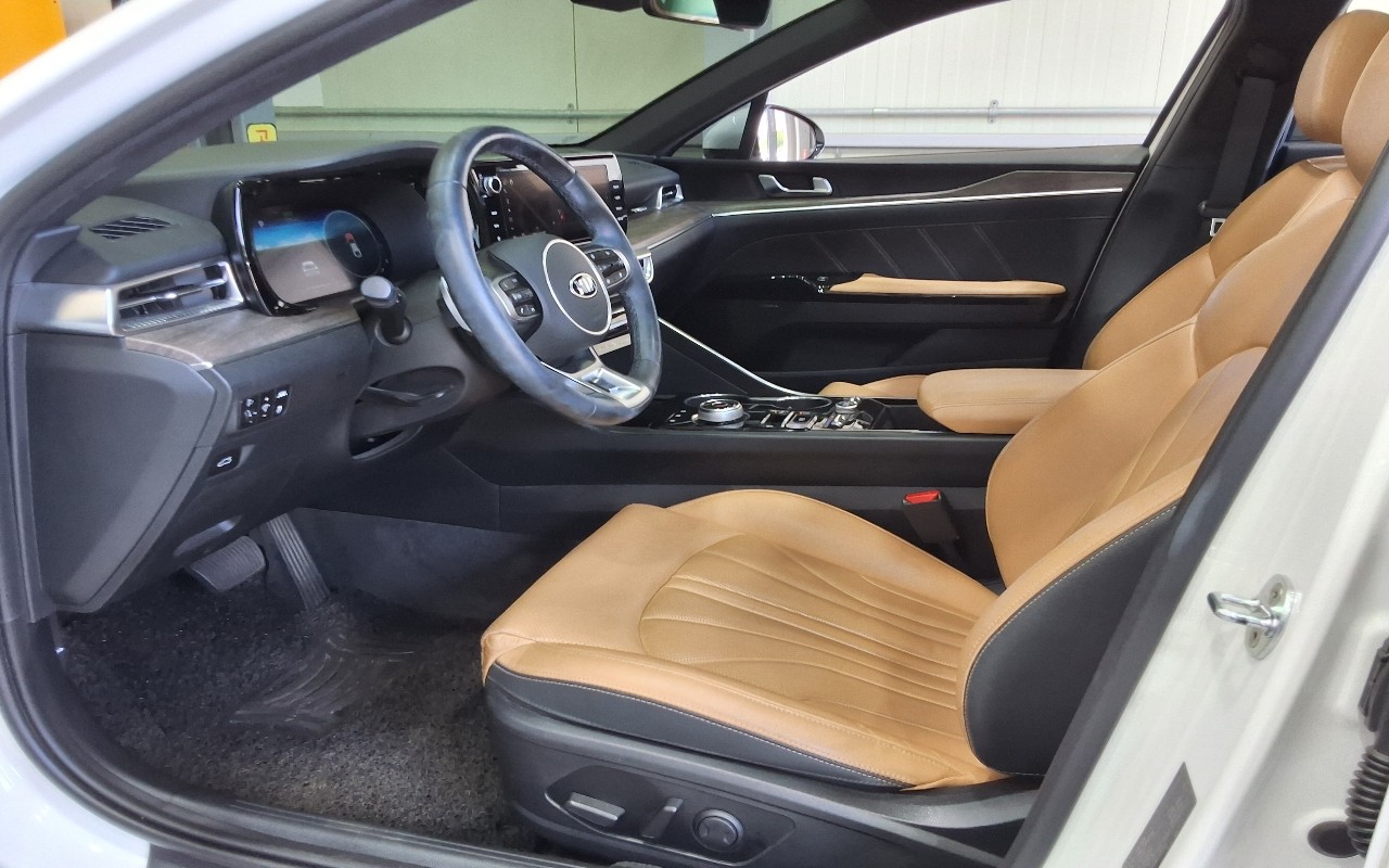 2021 - kia k5