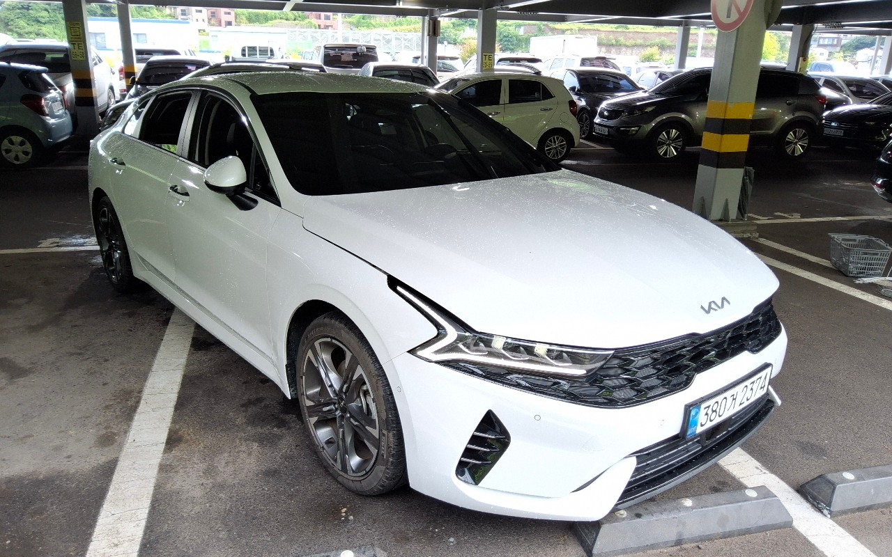 2022 - kia k5