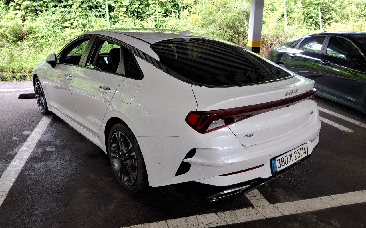 2022 - kia k5
