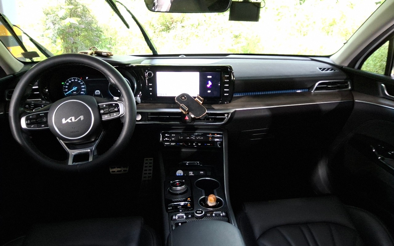 2022 - kia k5