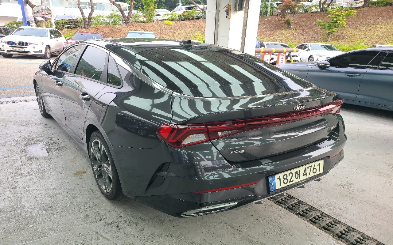 2021 - kia k5