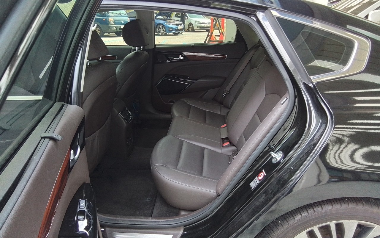 2017 - kia k7