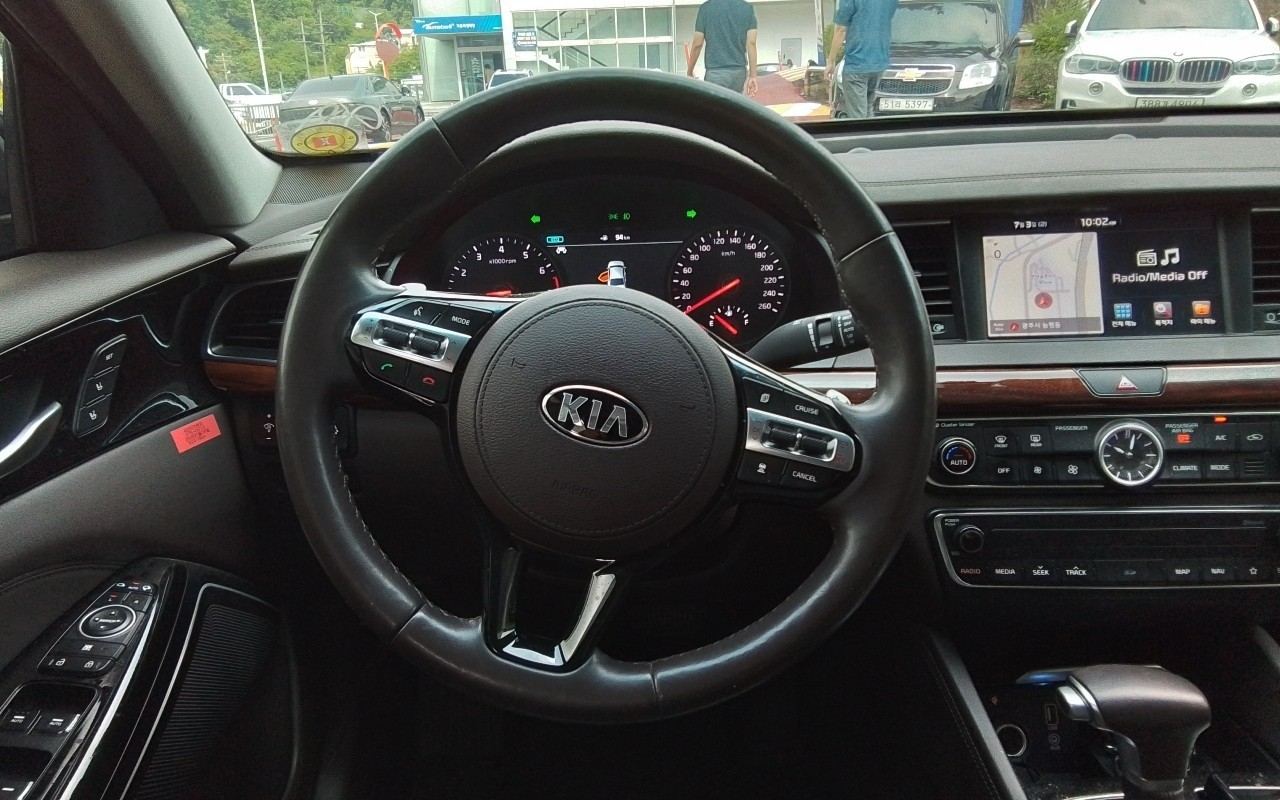 2017 - kia k7