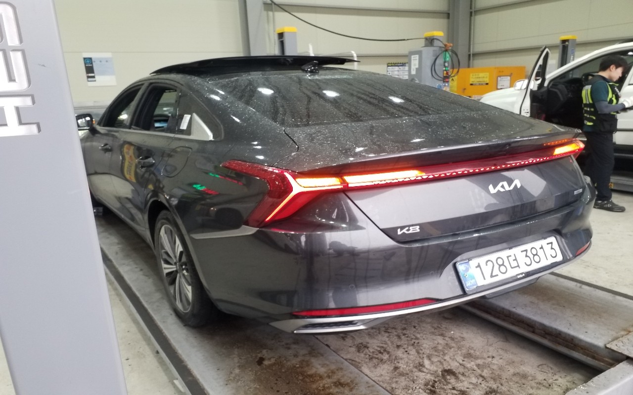 2022 - kia k8
