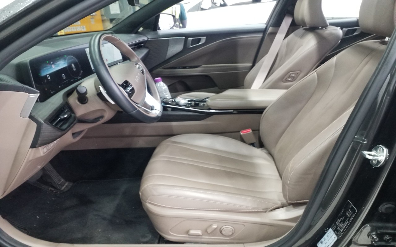 2022 - kia k8